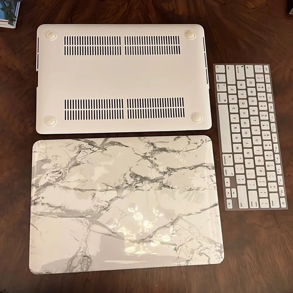 Apple MacBook Hard Cover with Marble Pattern. 13”